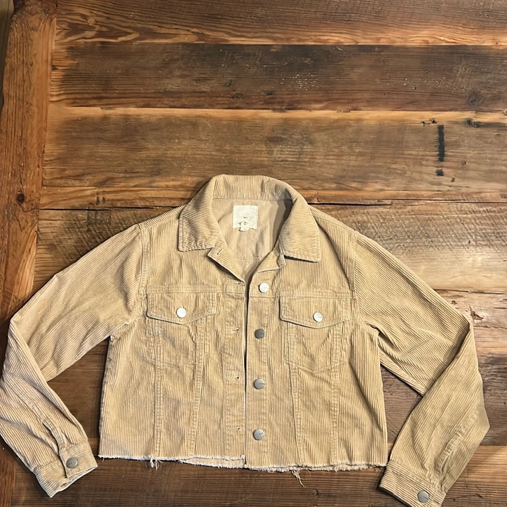 **EUC** tgla woman’s cropped jacket. Camel color. Size medium. Frayed at waist.